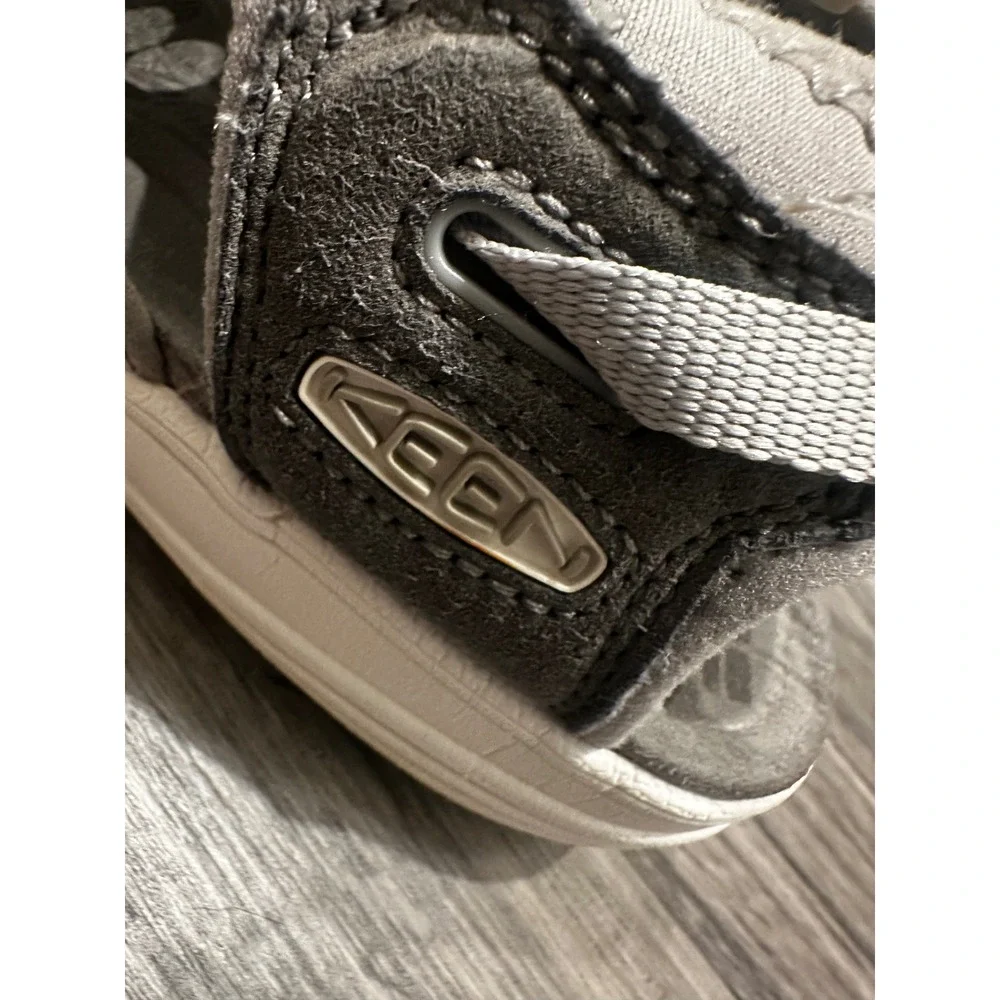 KEEN Venice H2 Womens Grey Silver Sport Sandals Hiking Water Shoes 8.5